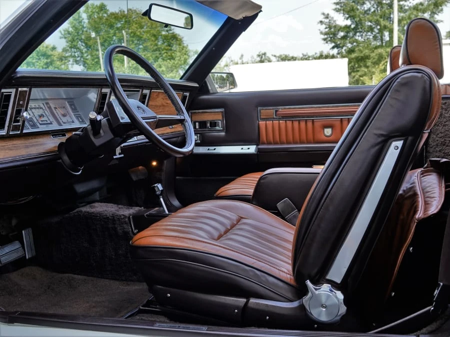 1982 Chrysler LeBaron - Image 23 of 31