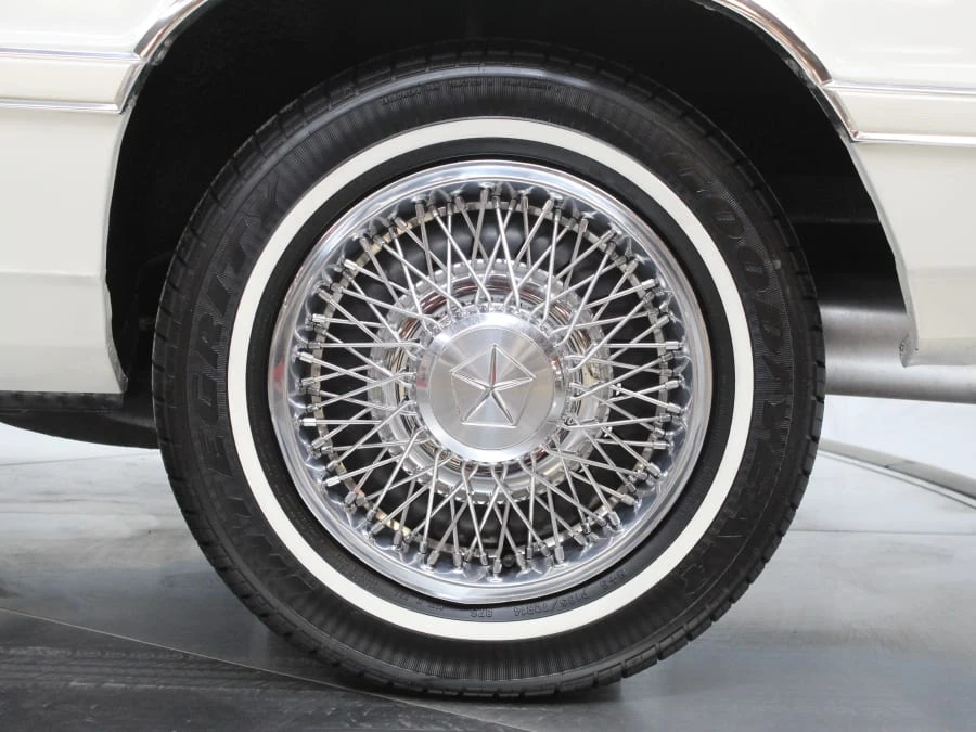 1982 Chrysler LeBaron - Image 20 of 31