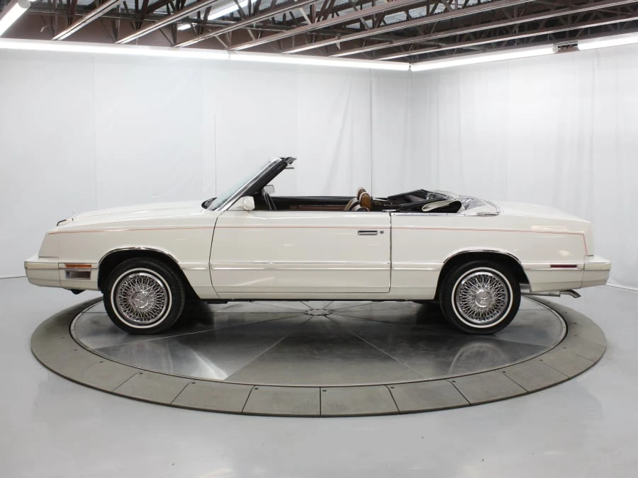 1982 Chrysler LeBaron - Image 26 of 31