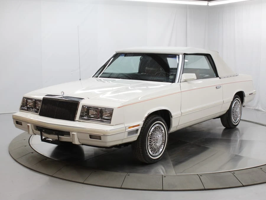 1982 Chrysler LeBaron - Image 9 of 31