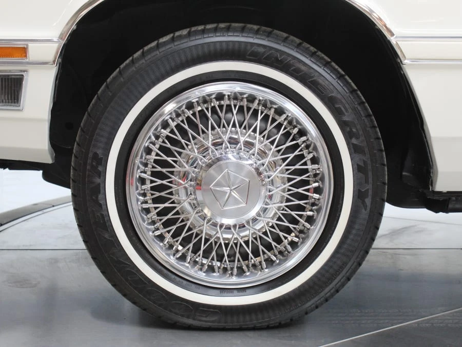 1982 Chrysler LeBaron - Image 16 of 31