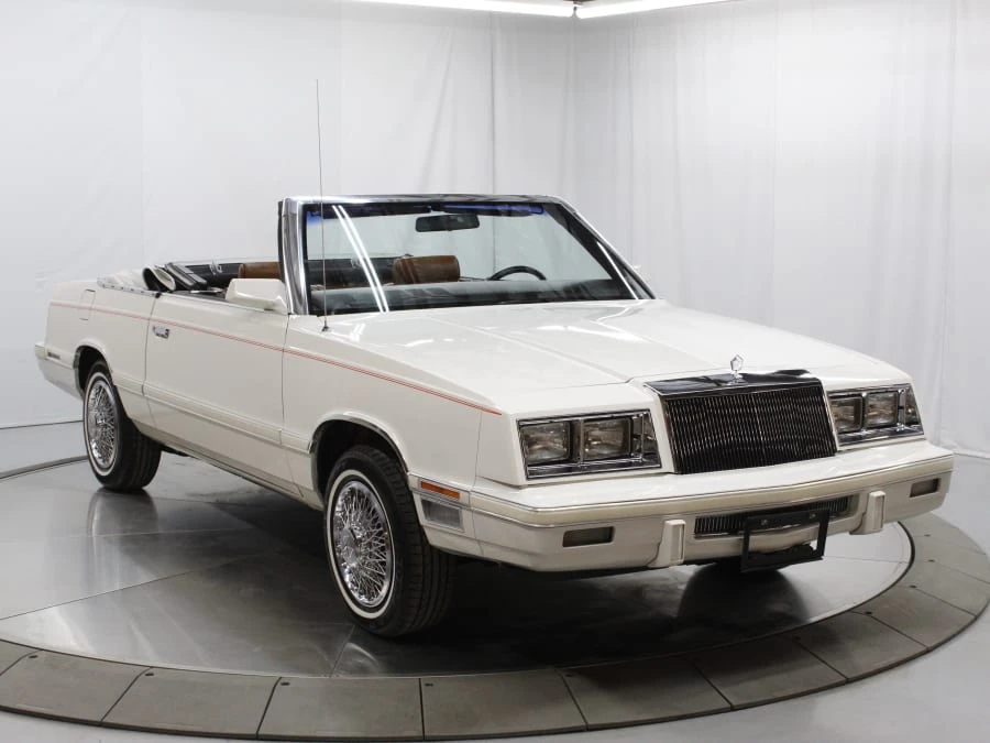 1982 Chrysler LeBaron - Image 28 of 31