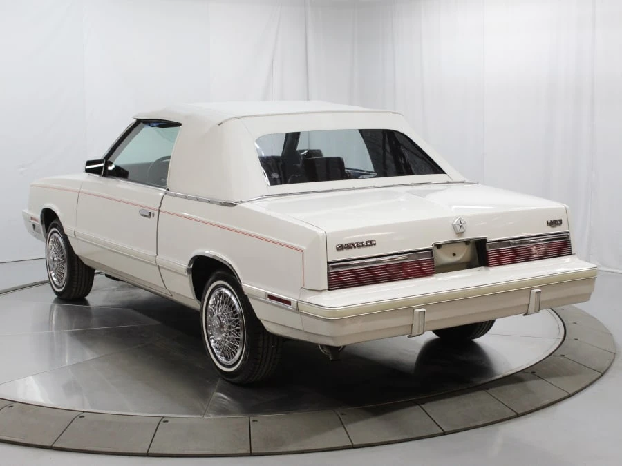 1982 Chrysler LeBaron - Image 10 of 31