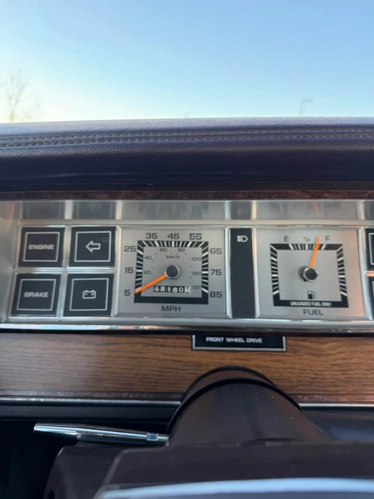 1982 Chrysler LeBaron - Image 9 of 11