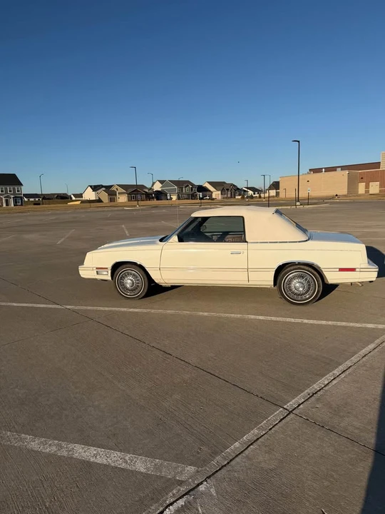 1982 Chrysler LeBaron - Image 6 of 11
