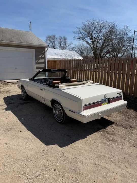 1982 Chrysler LeBaron - Image 10 of 11