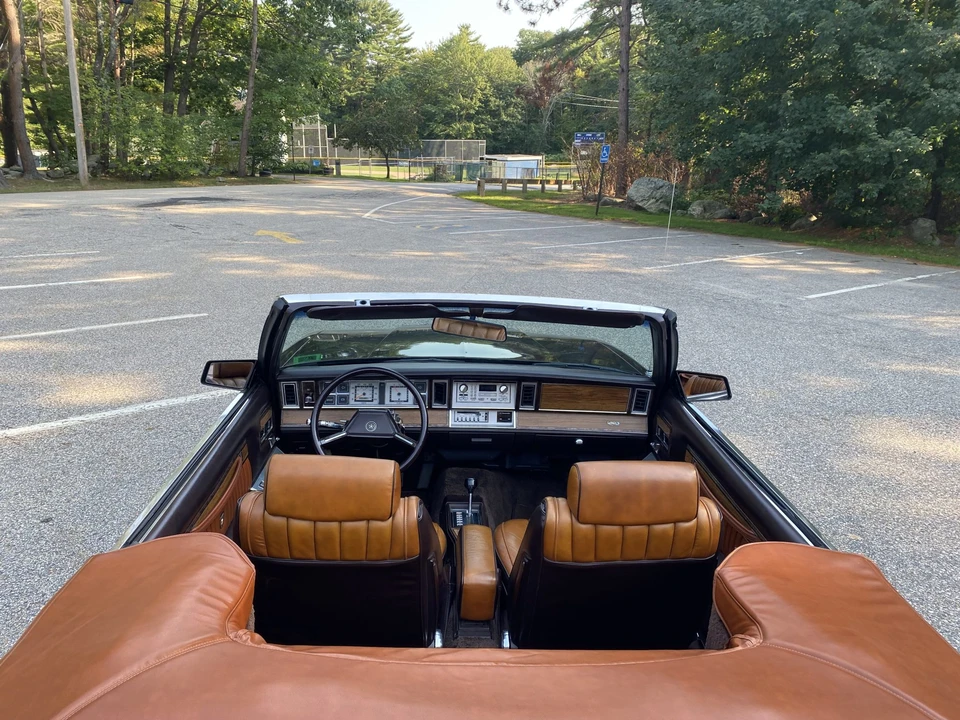 1982 Chrysler LeBaron - Image 21 of 31