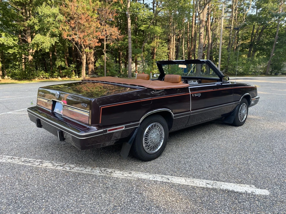 1982 Chrysler LeBaron - Image 13 of 31