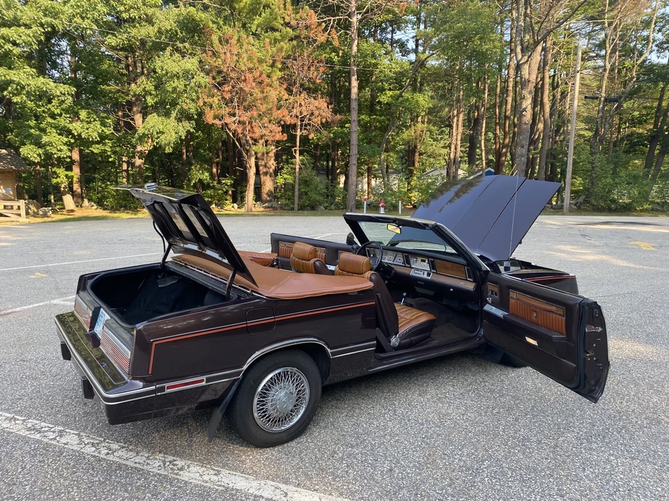 1982 Chrysler LeBaron - Image 20 of 31