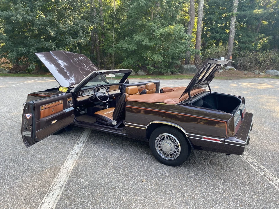 1982 Chrysler LeBaron - Image 19 of 31