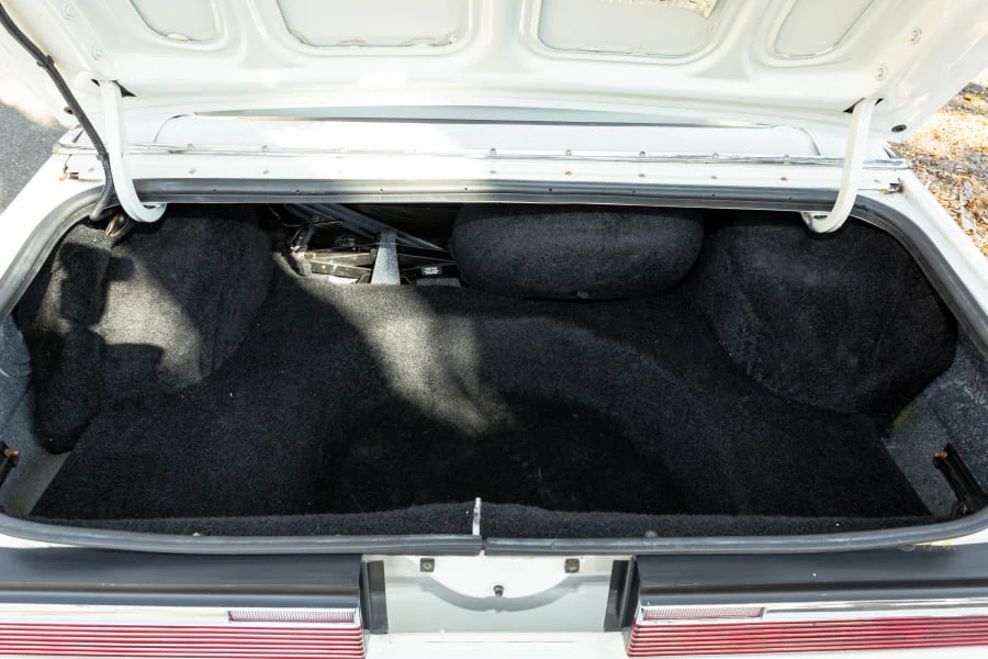 1982 Chrysler LeBaron - Image 25 of 28