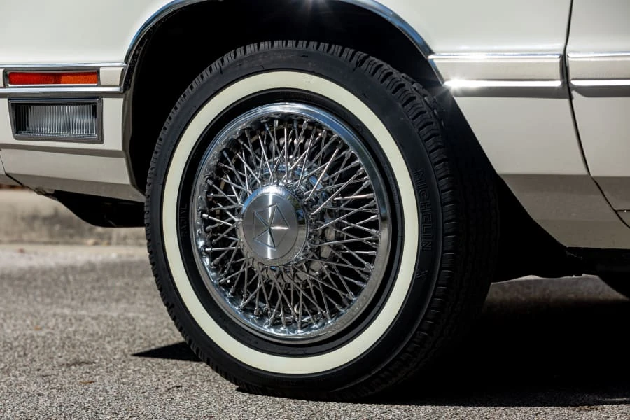 1982 Chrysler LeBaron - Image 8 of 28