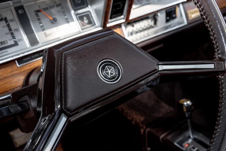 1982 Chrysler LeBaron - Image 16 of 28