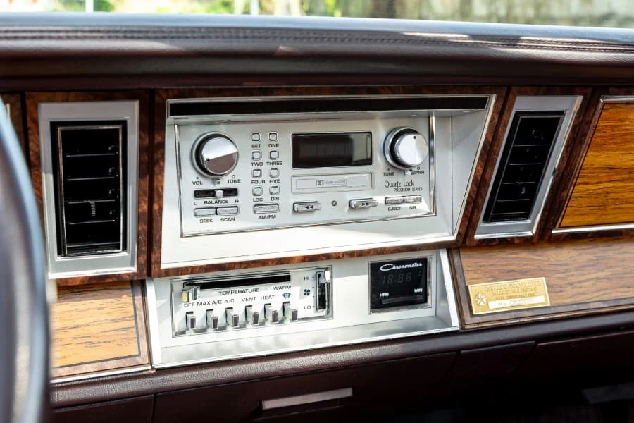 1982 Chrysler LeBaron - Image 18 of 28