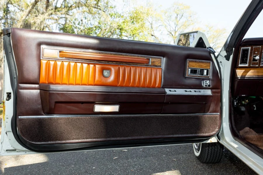 1982 Chrysler LeBaron - Image 22 of 28