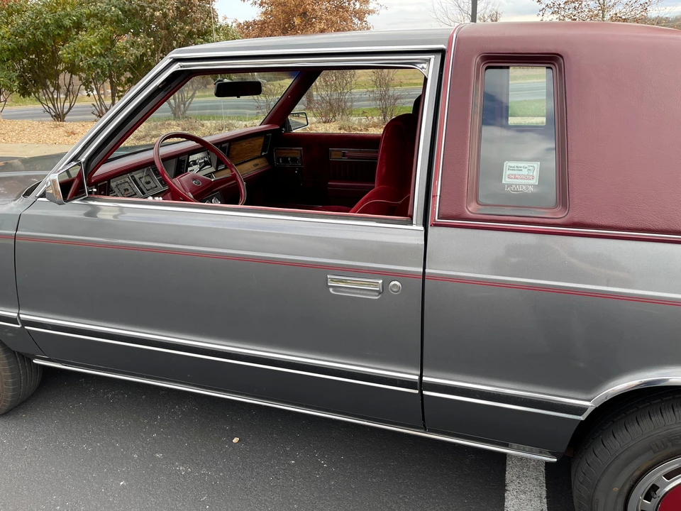 1982 Chrysler LeBaron - Image 14 of 31