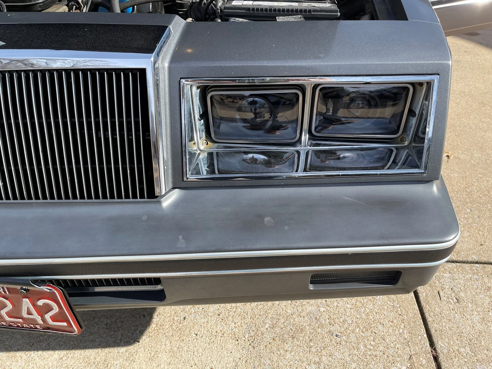 1982 Chrysler LeBaron - Image 28 of 31