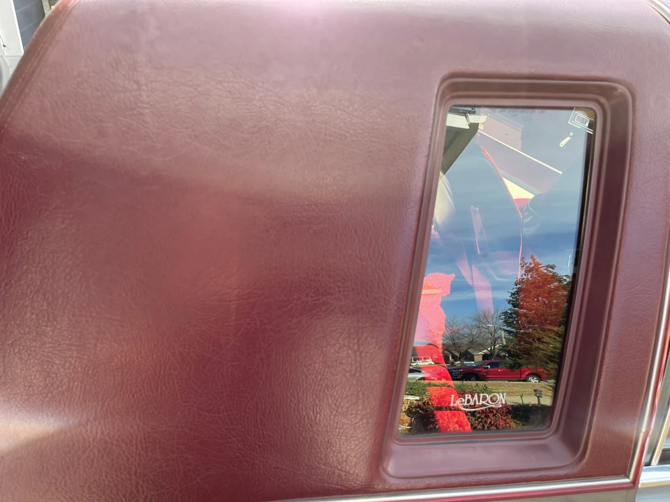 1982 Chrysler LeBaron - Image 22 of 31