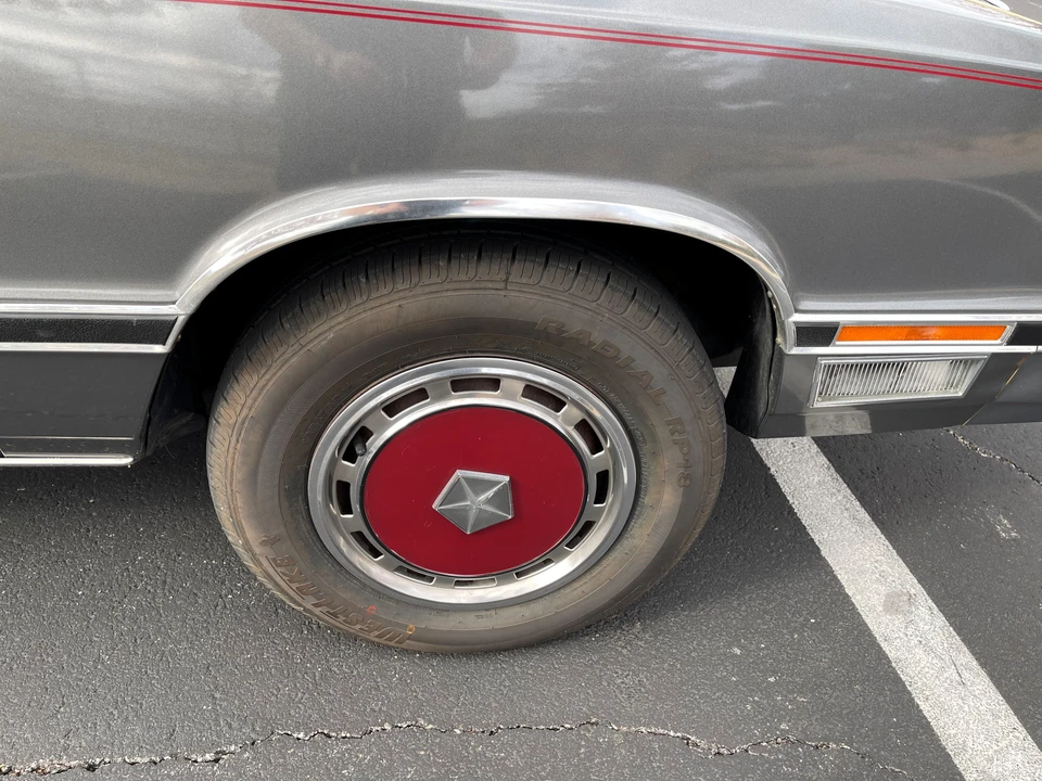 1982 Chrysler LeBaron - Image 29 of 31