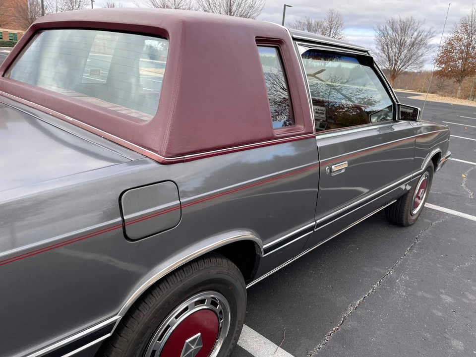 1982 Chrysler LeBaron - Image 16 of 31