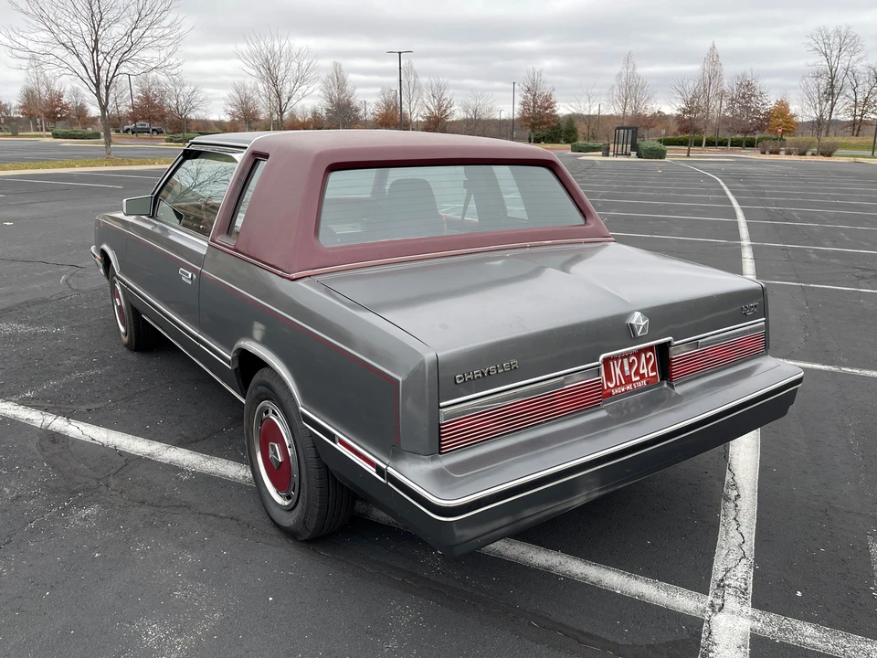 1982 Chrysler LeBaron - Image 7 of 31