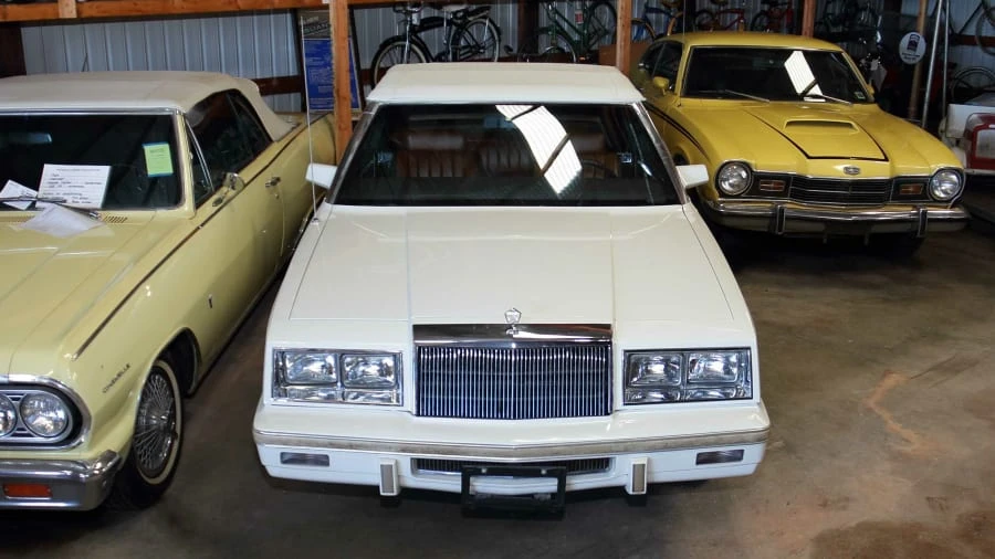 1982 Chrysler LeBaron - Image 9 of 12