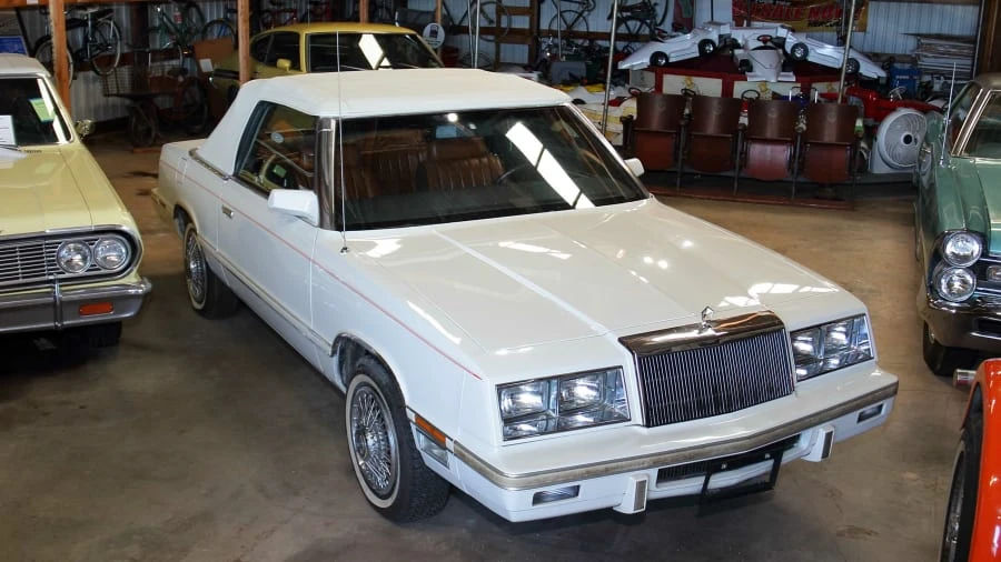 1982 Chrysler LeBaron - Image 11 of 12
