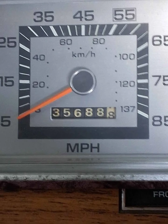 1982 Chrysler LeBaron - Image 7 of 10