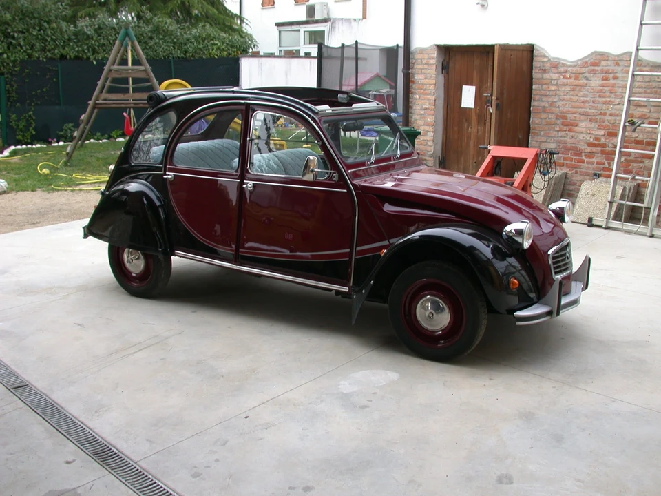 1982 Citroen 2CV - Image 7 of 31