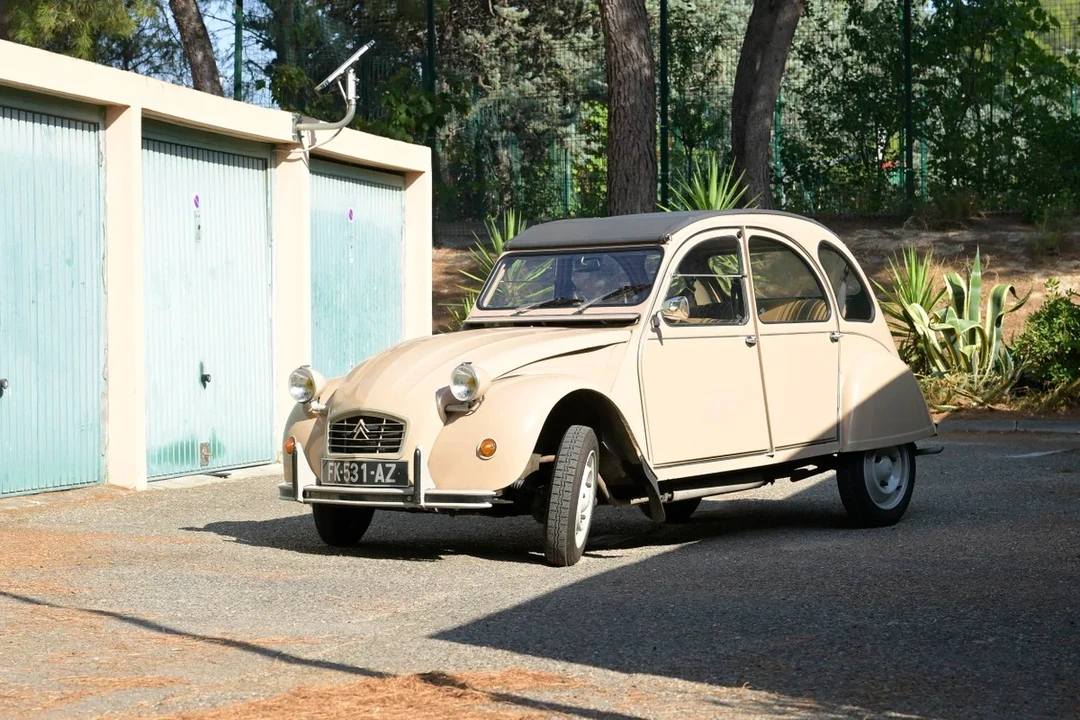 1982 Citroen 2CV - Image 2 of 30