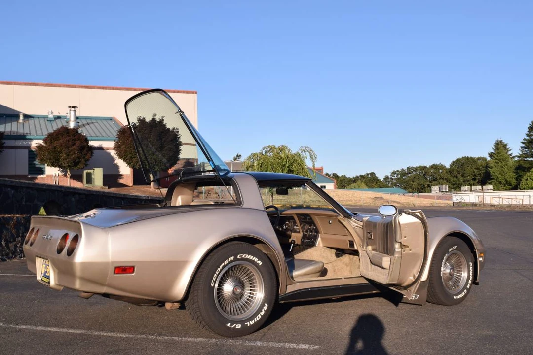 1982 Chevrolet Corvette C3 - Image 9 of 24