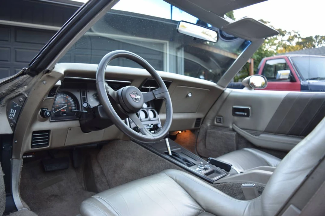 1982 Chevrolet Corvette C3 - Image 15 of 24