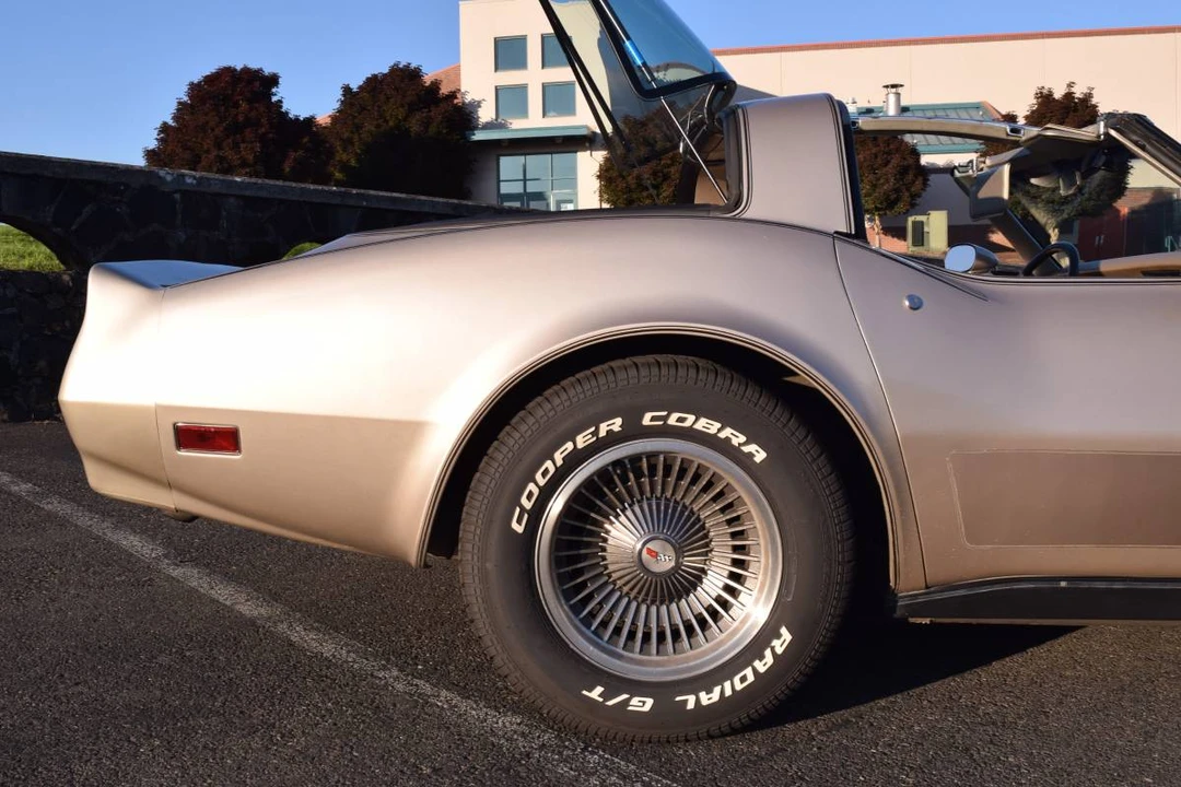 1982 Chevrolet Corvette C3 - Image 11 of 24