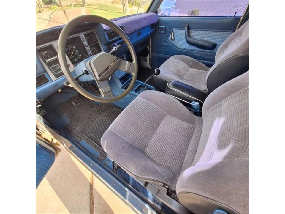1982 Nissan Sentra - Image 10 of 14