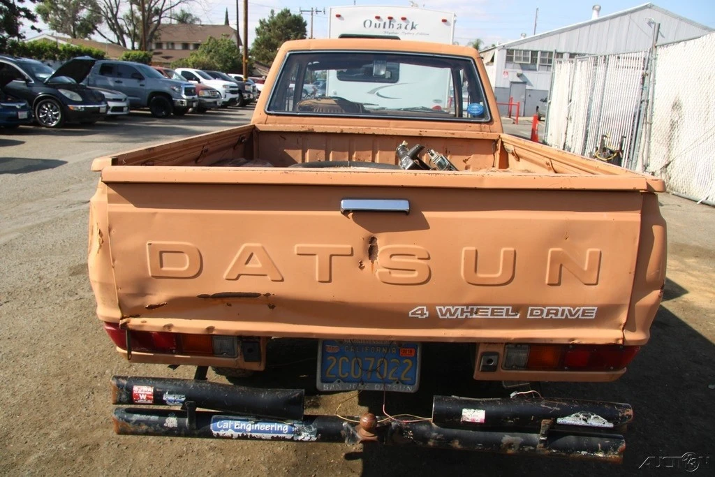 1982 Nissan - Image 5 of 21