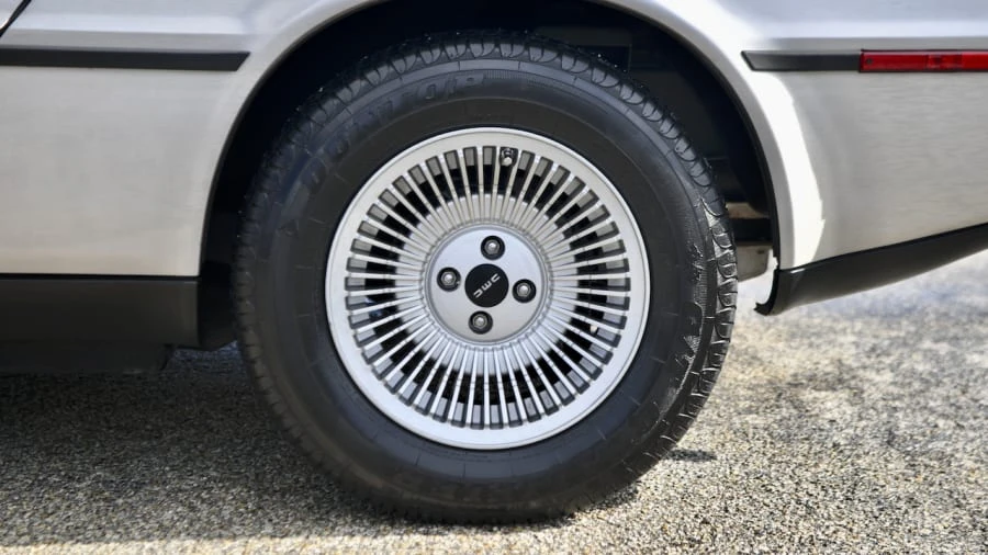 1982 DeLorean DMC-12 - Image 17 of 31