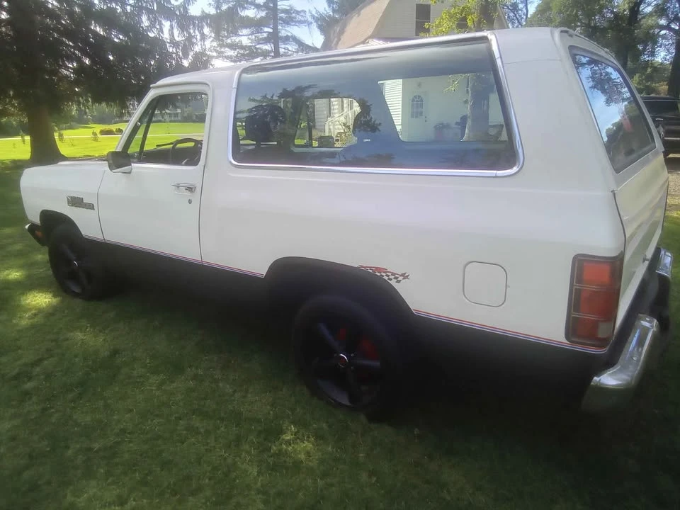 1982 Dodge Ramcharger - Image 11 of 19