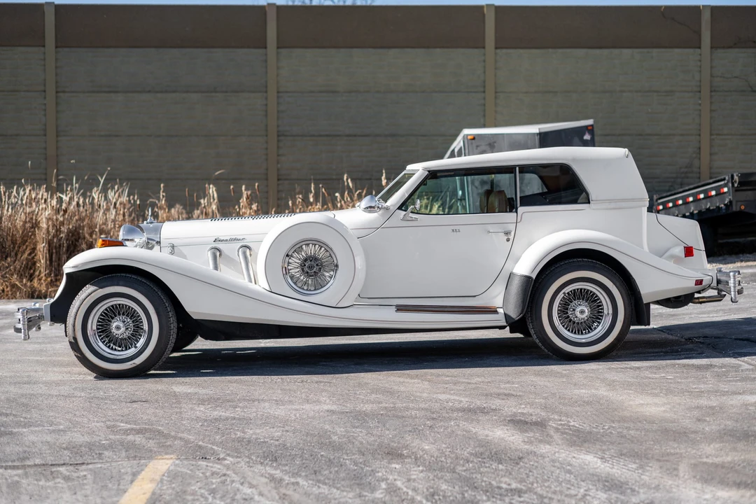 1982 Excalibur - Image 2 of 31
