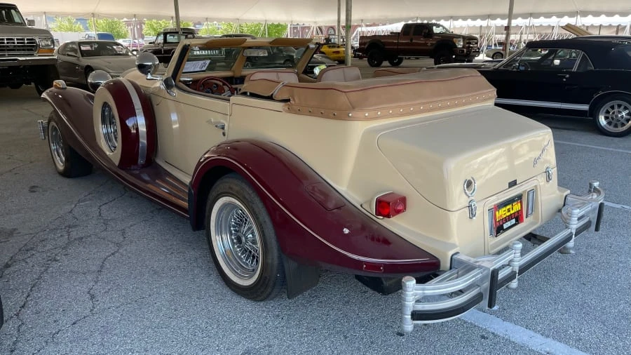 1982 Excalibur - Image 4 of 5