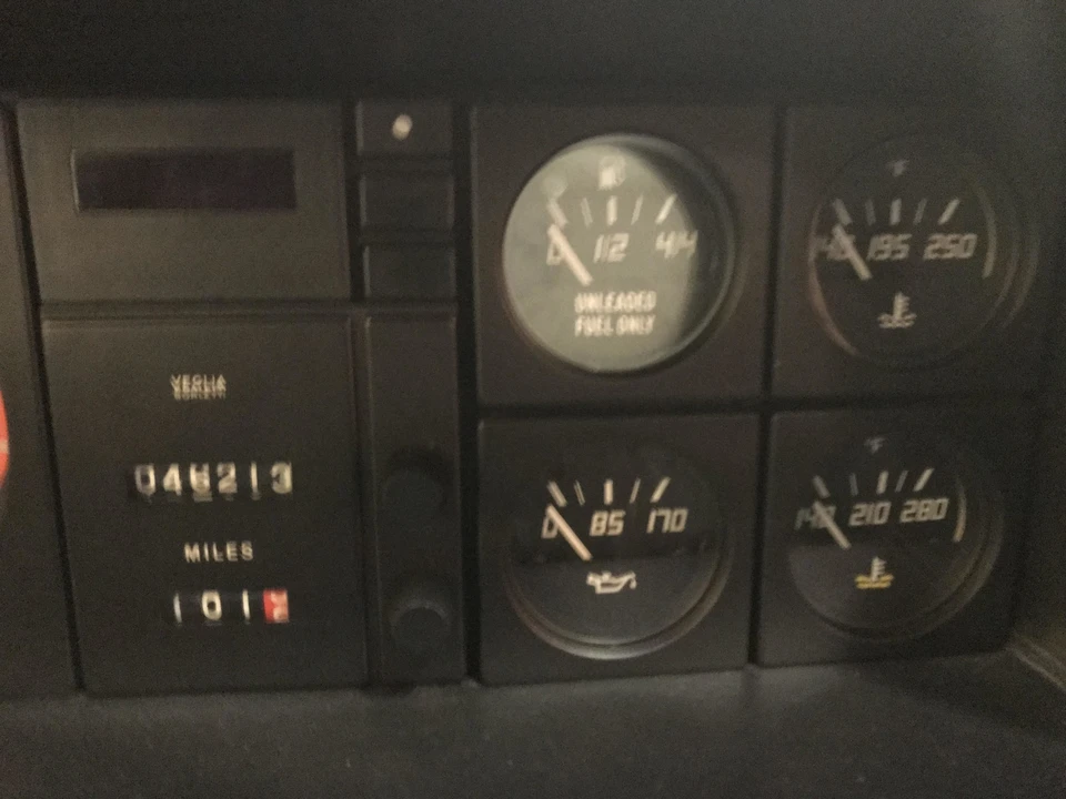 1982 Ferrari Mondial 8 - Image 27 of 31