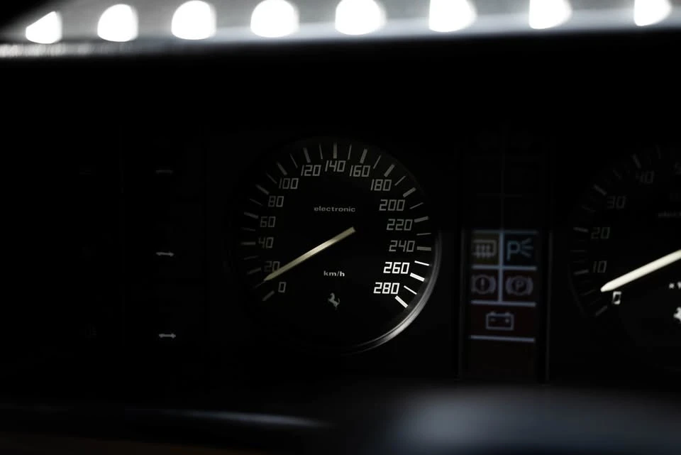 1982 Ferrari Mondial 8 - Image 10 of 18