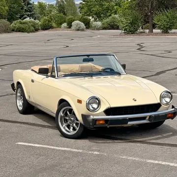 1982 Fiat 124 2000 Spider