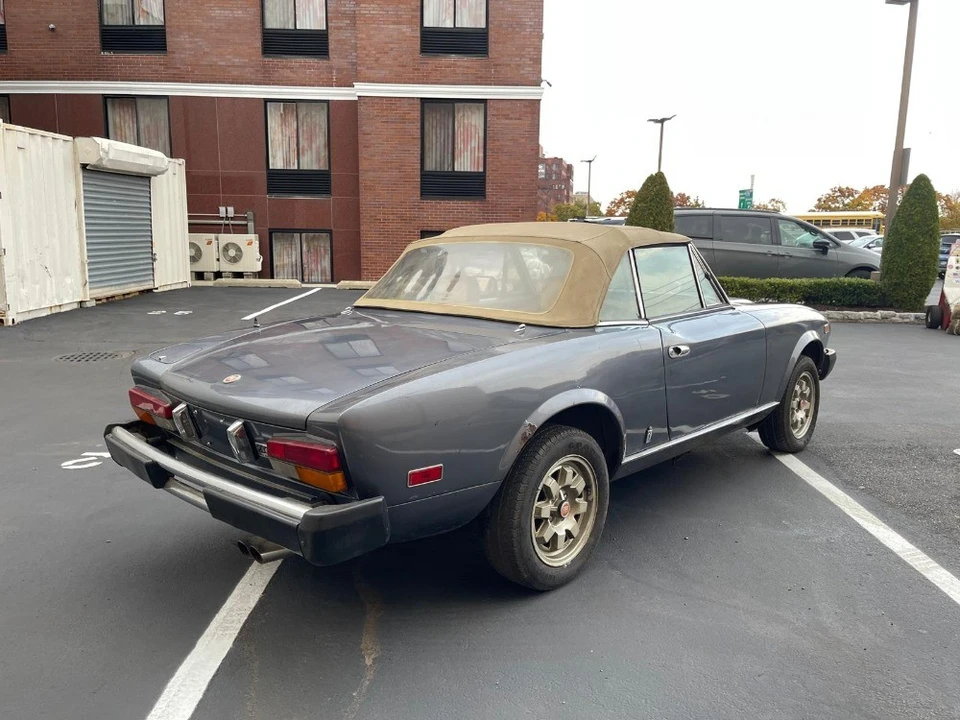 1982 Fiat 124 Sport Spider - Image 5 of 8