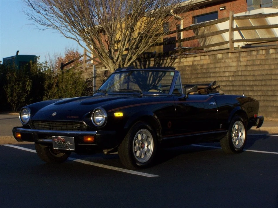 1982 Fiat 124 Sport Spider - Image 20 of 31