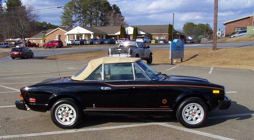 1982 Fiat 124 Sport Spider - Image 5 of 31