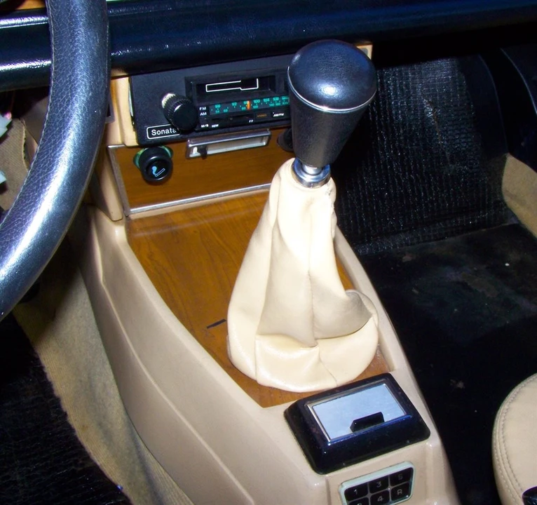 1982 Fiat 124 Sport Spider - Image 11 of 31