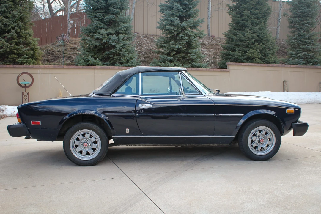 1982 Fiat 124 Sport Spider - Image 12 of 31