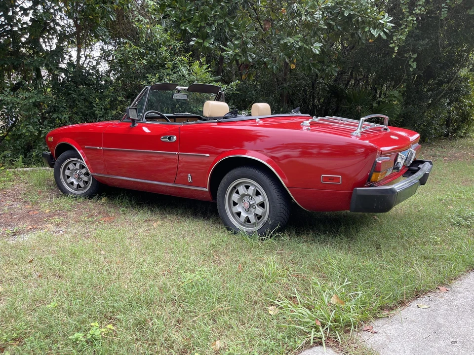 1982 Fiat 124 Sport Spider - Image 4 of 31