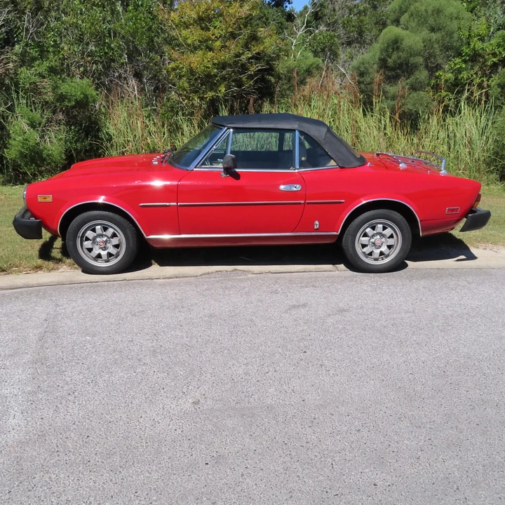1982 Fiat 124 Sport Spider - Image 19 of 31
