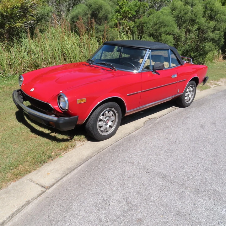 1982 Fiat 124 Sport Spider - Image 16 of 31